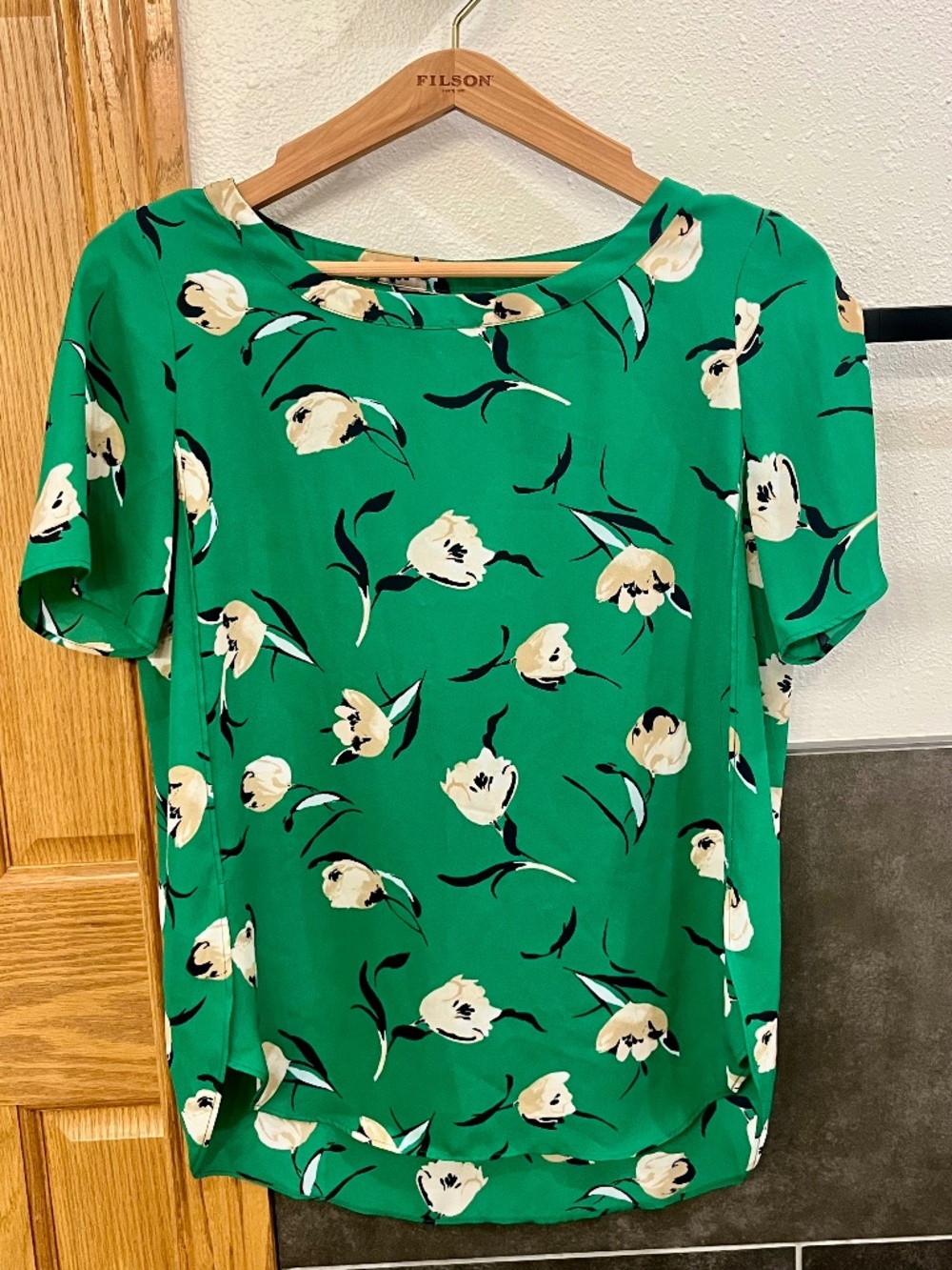 Banana Republic Green Floral Print Scoop Neck Blouse Top Size Extra Small XS